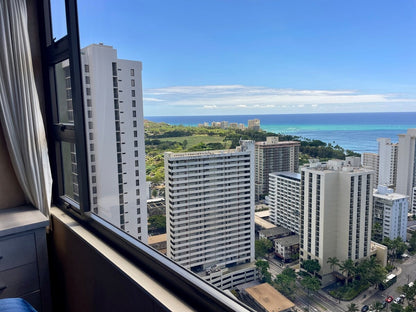 Ocean View Waikiki Banyan Getaway w/ Parking & AC
