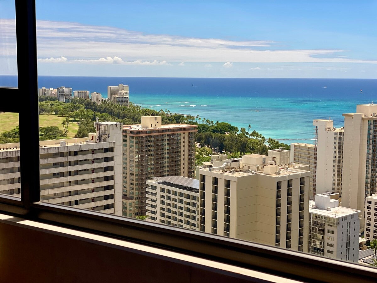 Ocean View Waikiki Banyan Getaway w/ Parking & AC