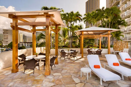 Ocean View Waikiki Studio Retreat-Balcony, Pool/AC
