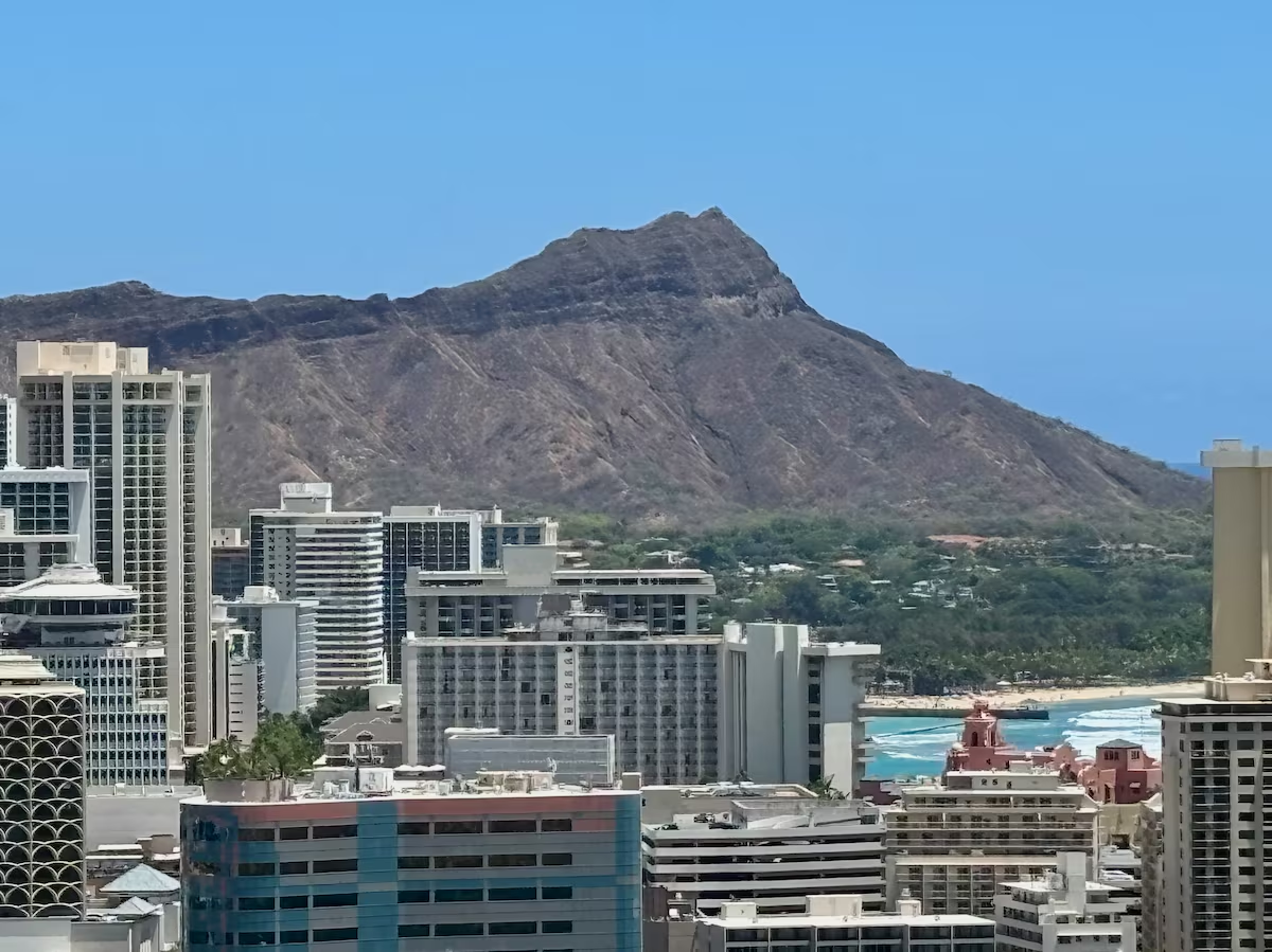 Ocean View Waikiki 2BR Retreat w/ Parking & AC