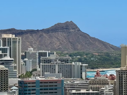 Ocean View Waikiki 2BR Retreat w/ Parking & AC