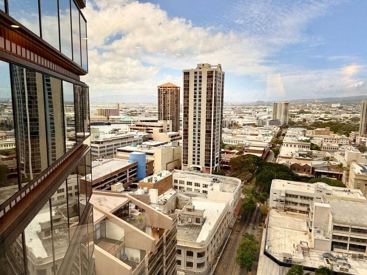 Modern Renovated Honolulu View Escape