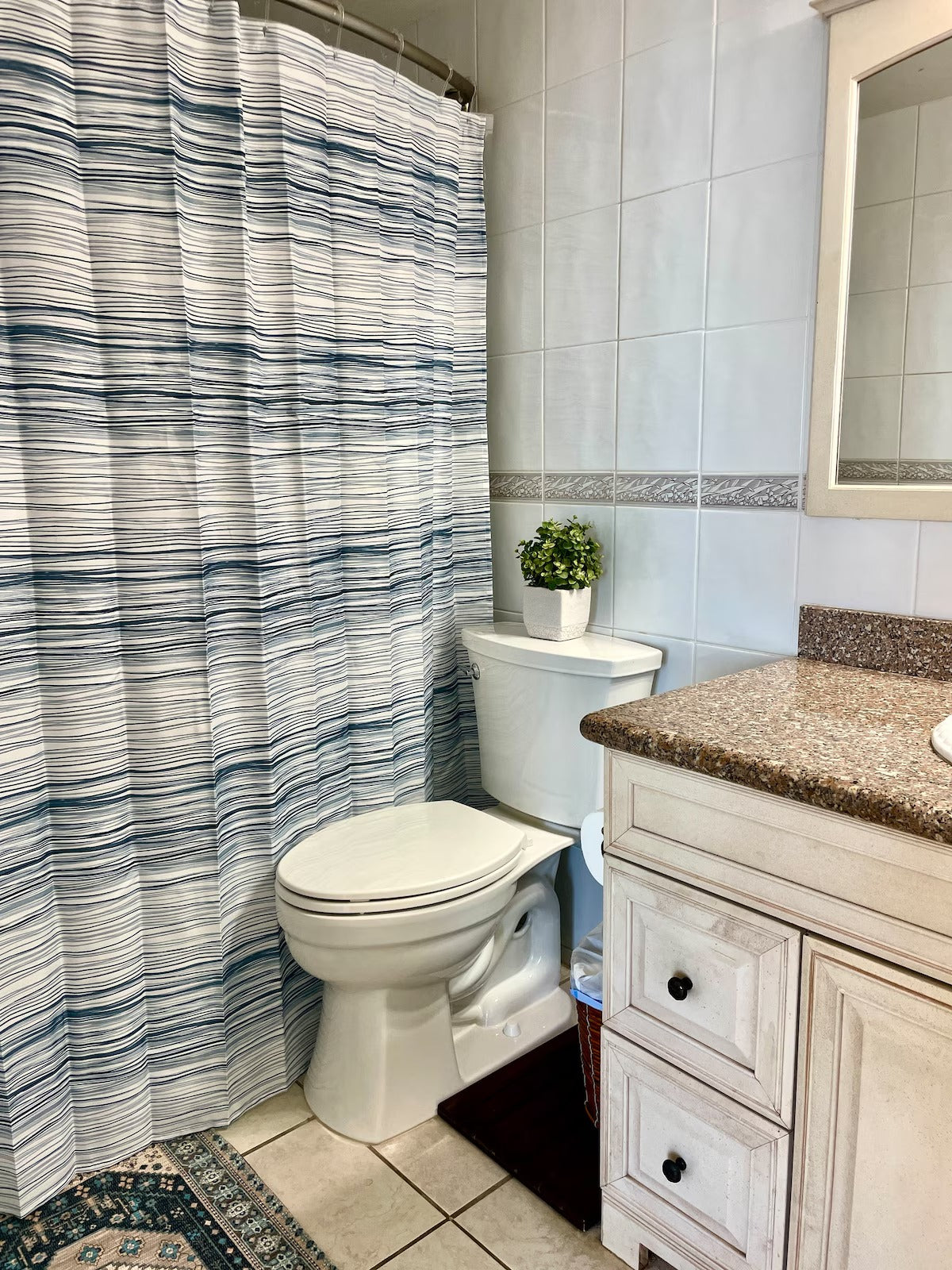 Ocean View Waikiki Banyan Getaway w/ Parking & AC