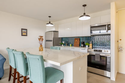 Renovated Waikiki Banyan w/ Diamond Head View