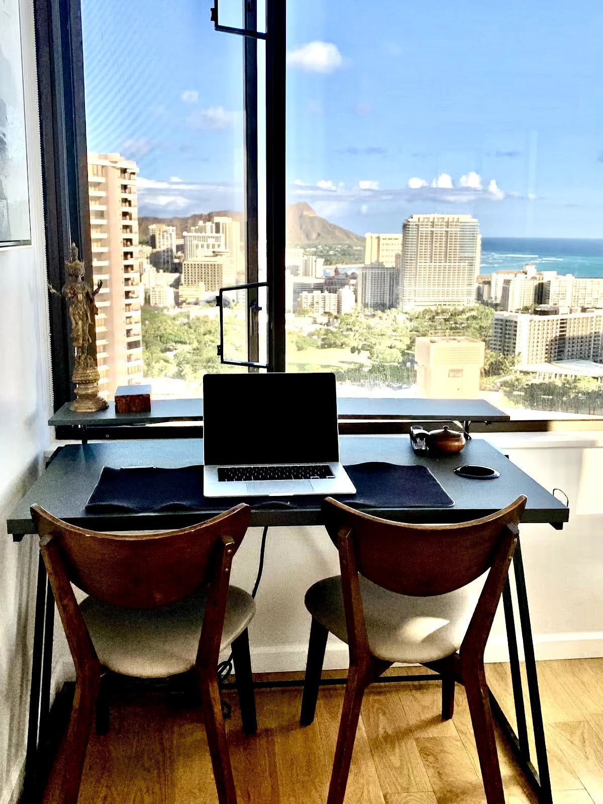 Ocean View Waikiki 2BR Retreat w/ Parking & AC