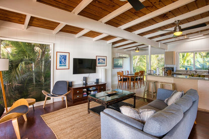 Waimea Bay North Shore Ocean Front - with AC