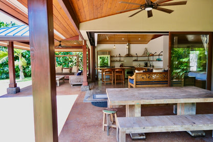 Oceanfront Cottage - 100 Foot Wave Getaways