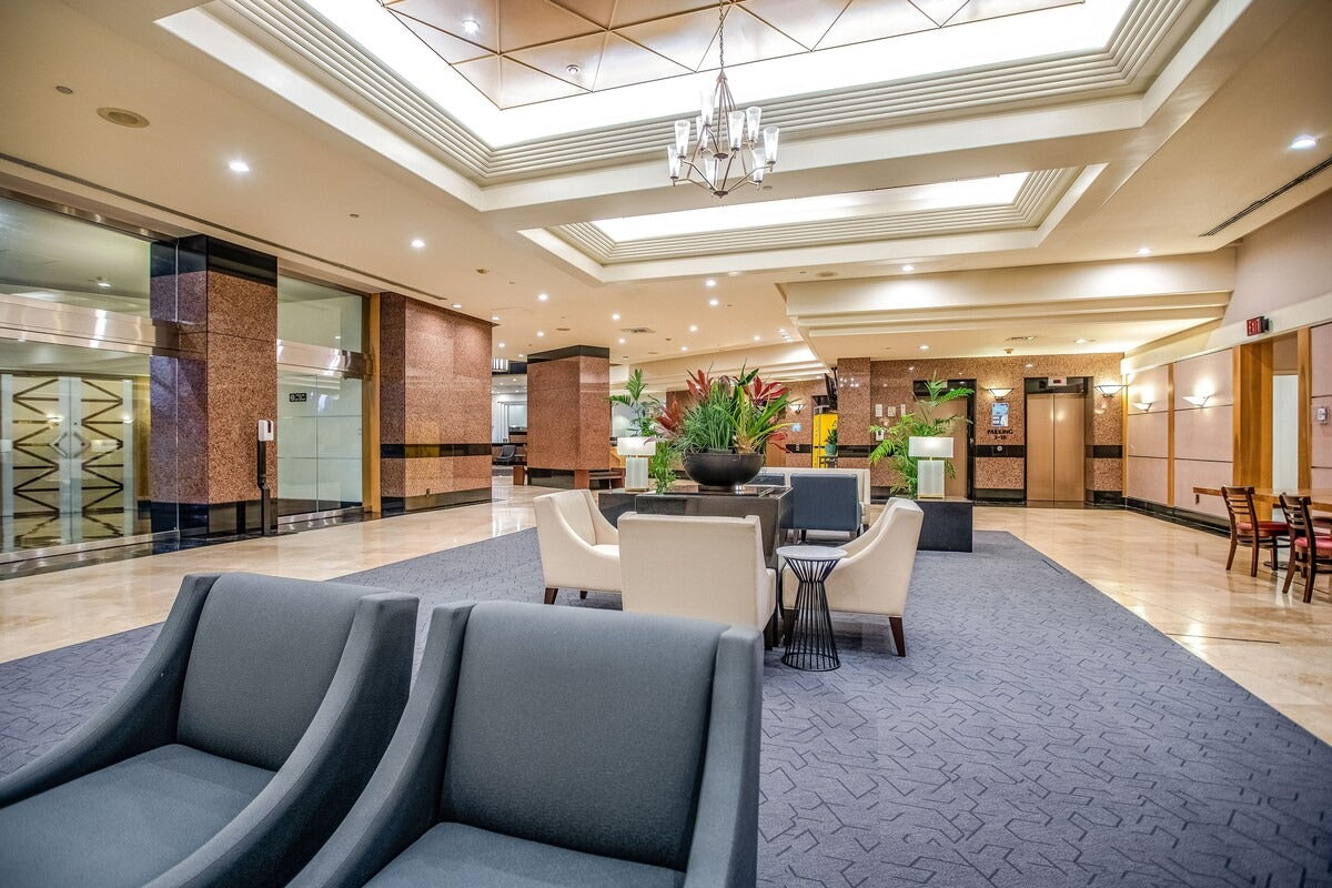 Honolulu Ocean View Abode w/ Parking, AC & Laundry