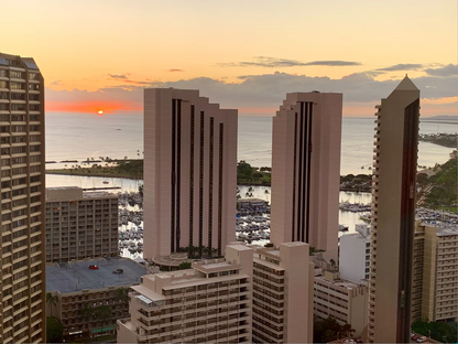 Ocean View Waikiki 2BR Retreat w/ Parking & AC
