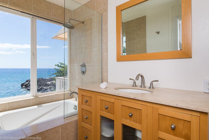 Waimea Bay North Shore Ocean Front - with AC
