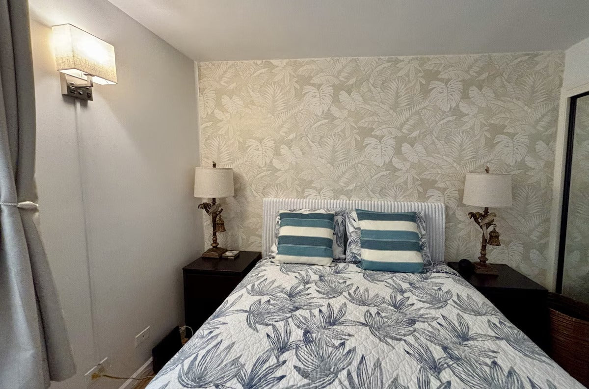 Ocean View Waikiki 2BR Retreat w/ Parking & AC
