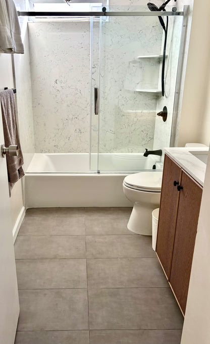 Ocean View Waikiki 2BR Retreat w/ Parking & AC