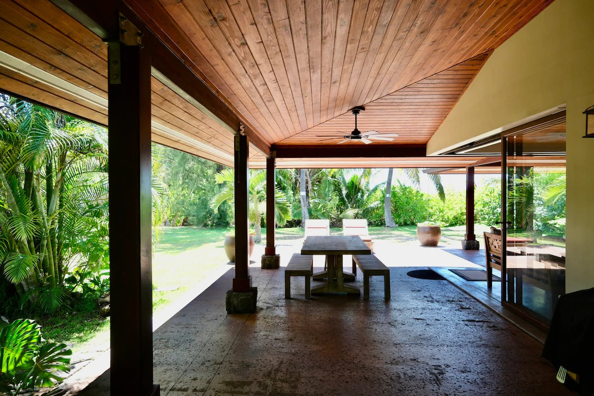 Oceanfront Cottage - 100 Foot Wave Getaways
