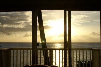 Waimea Bay North Shore Ocean Front - with AC