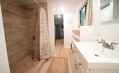 Waimea Bay Studio With Sauna - Walk to beach!
