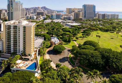 Ocean View Waikiki Studio Oasis-Balcony, Pool & AC