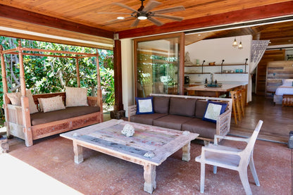 Oceanfront Cottage - 100 Foot Wave Getaways