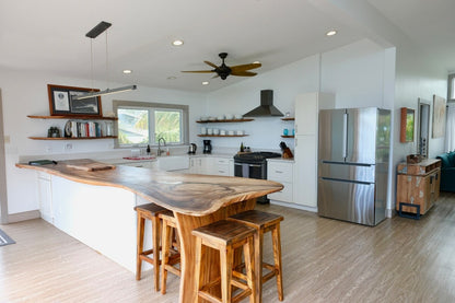 Ocean Views 2 Bedroom - 100 Foot Wave Getaways