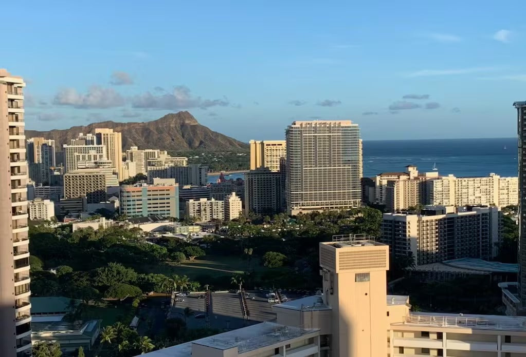 Ocean View Waikiki 2BR Retreat w/ Parking & AC