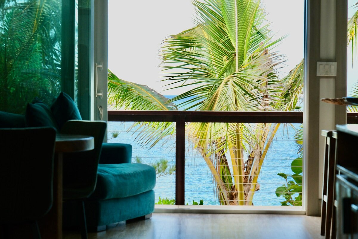 Ocean Views 2 Bedroom - 100 Foot Wave Getaways