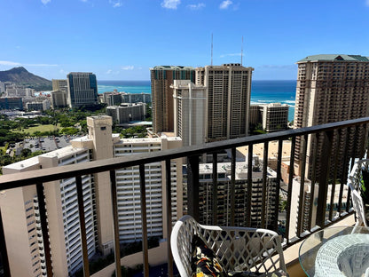 Ocean View Waikiki 2BR Retreat w/ Parking & AC