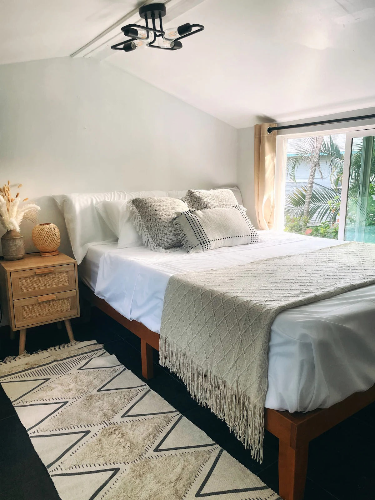 North shore Studio with sauna! - Walk to beach!