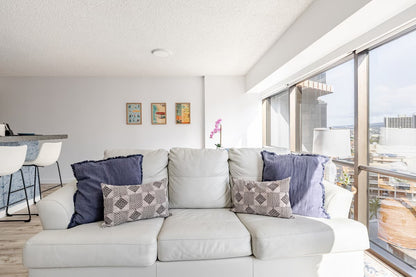 Honolulu Mountain View Condo w/ Free Parking