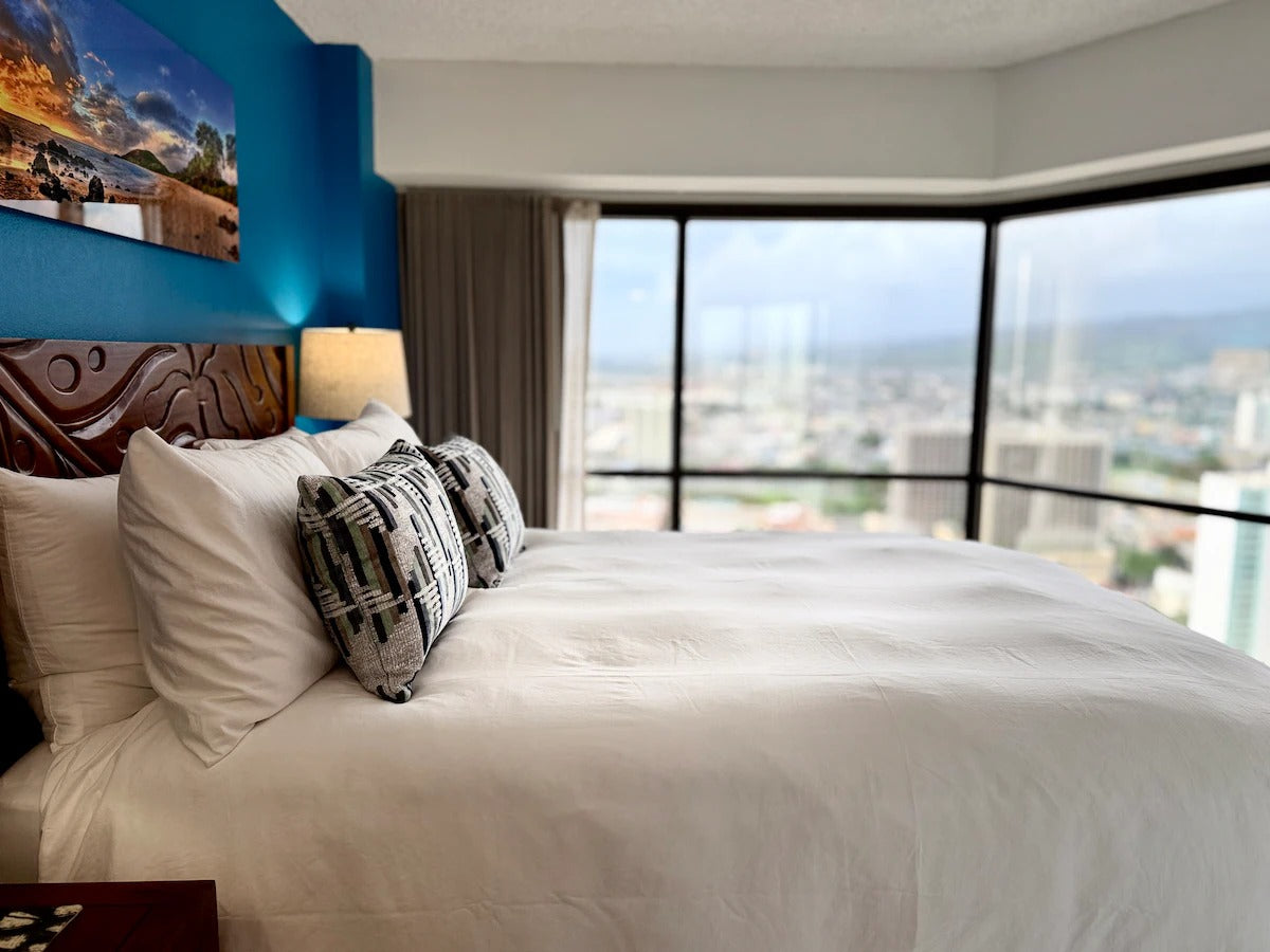 Honolulu Ocean View Condo w/ Free Parking