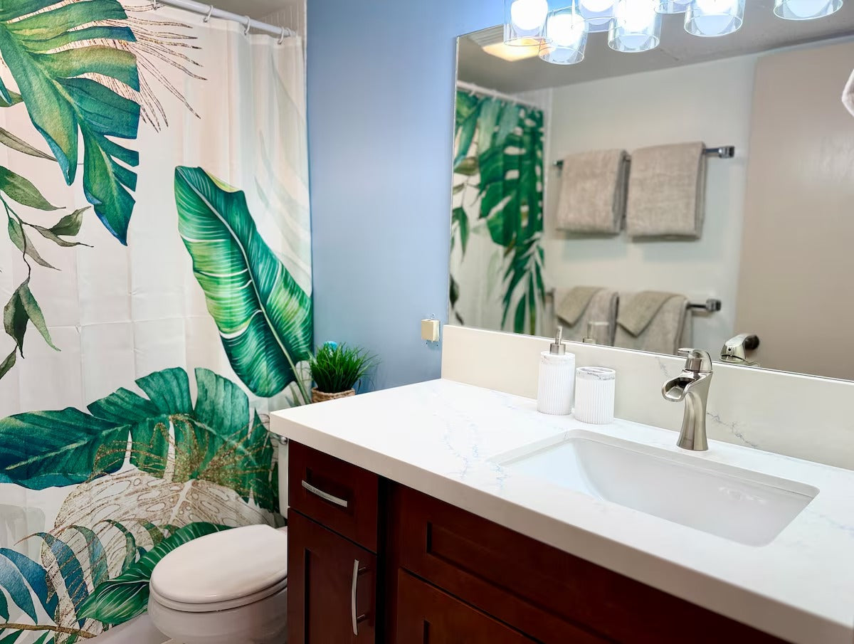 Honolulu Ocean View Condo w/ Free Parking
