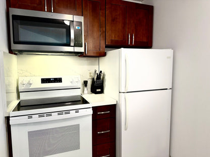 Honolulu Ocean View Condo w/ Free Parking
