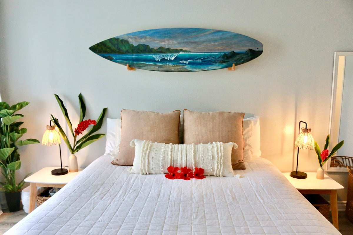 Turtle Bay Bungalow- Parking, AC & Walk to Beach