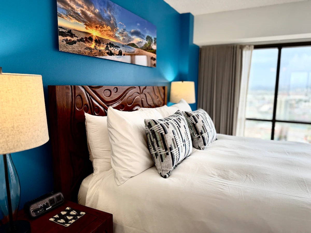 Honolulu Ocean View Condo w/ Free Parking