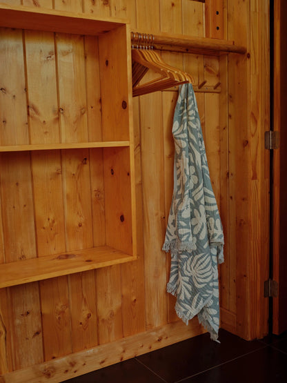Aloha Surf Cabin - Private Yard and Entrance!