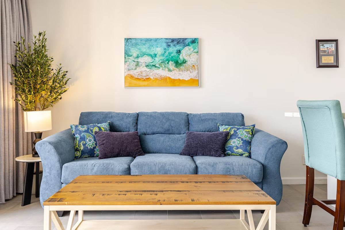 Renovated Waikiki Banyan w/ Diamond Head View