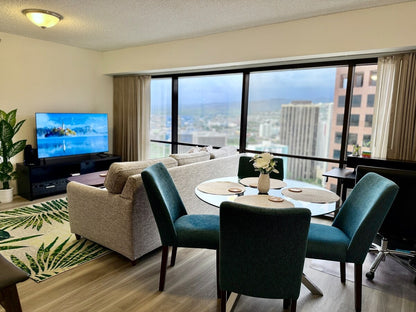 Honolulu Ocean View Condo w/ Free Parking