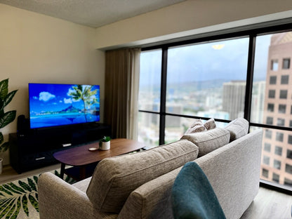 Honolulu Ocean View Condo w/ Free Parking