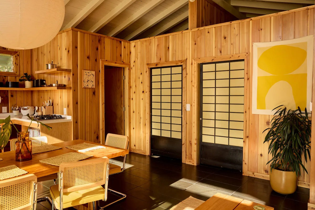 The Cedar House - Private Yard and Entrance!