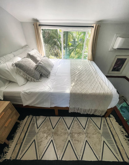 North shore Studio with sauna! - Walk to beach!