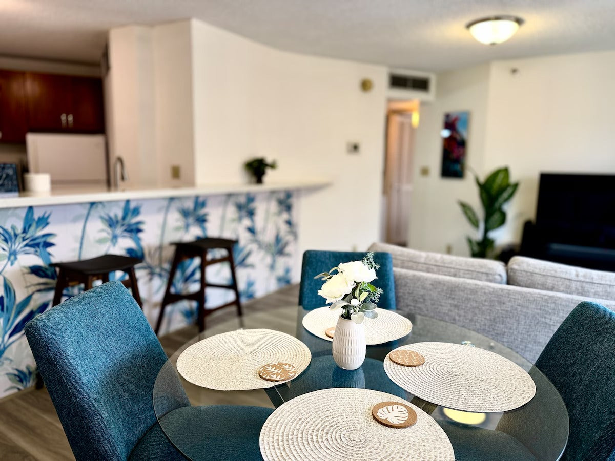 Honolulu Ocean View Condo w/ Free Parking