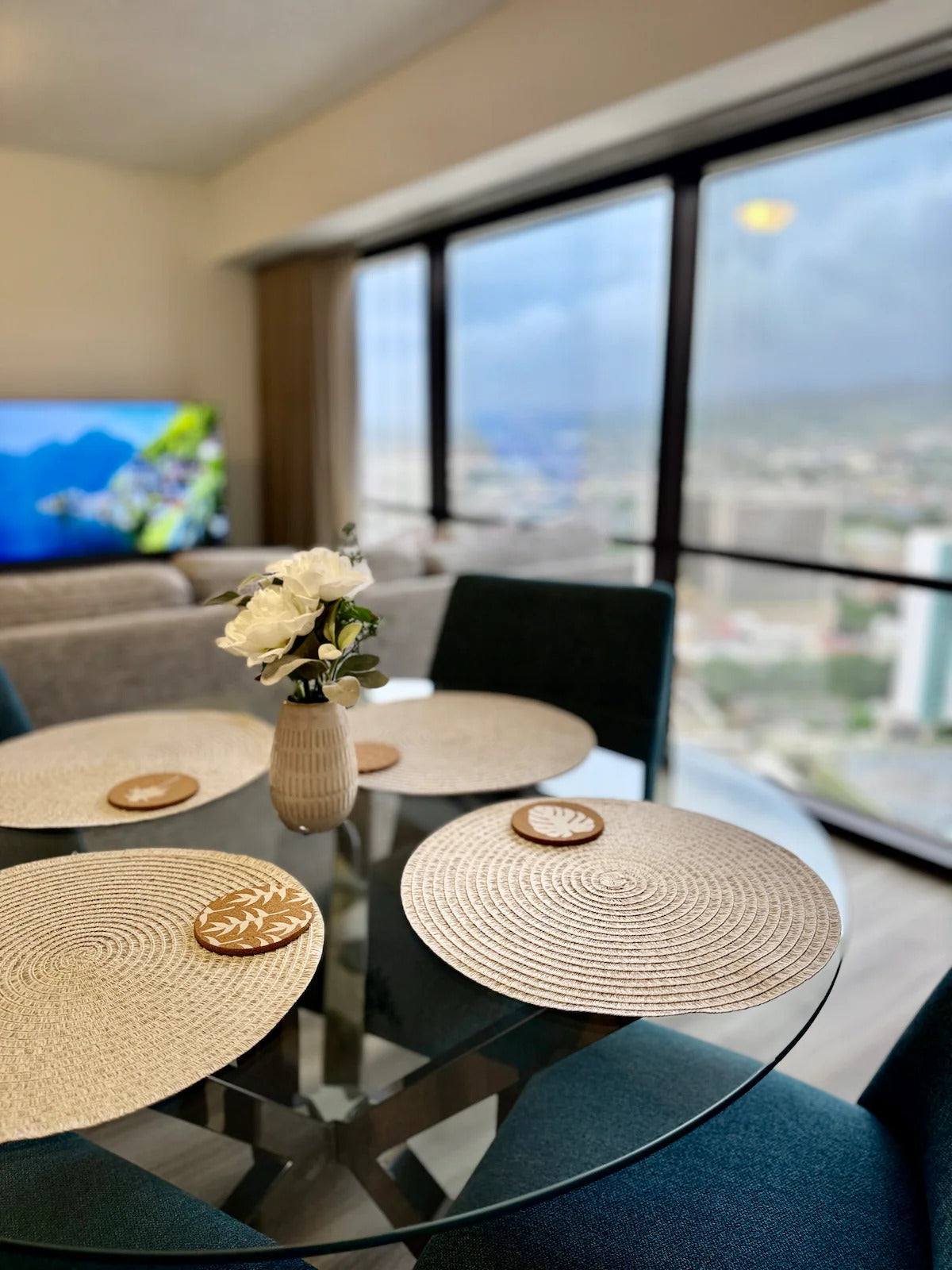 Honolulu Ocean View Condo w/ Free Parking