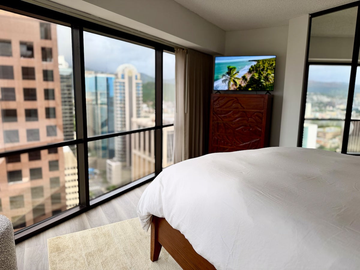Honolulu Ocean View Condo w/ Free Parking