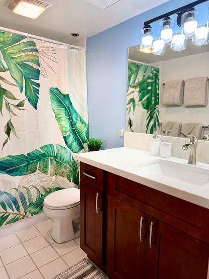 Honolulu Ocean View Condo w/ Free Parking