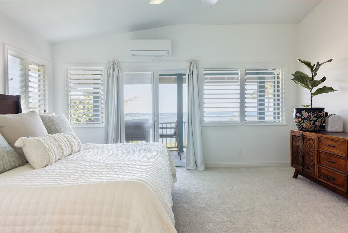 Laʻau Paina Beachfront Estate | House + Cottage