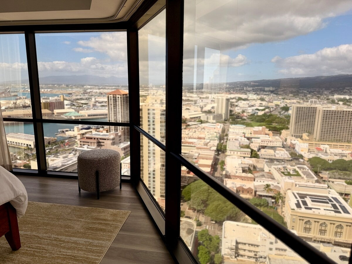 Honolulu Ocean View Condo w/ Free Parking