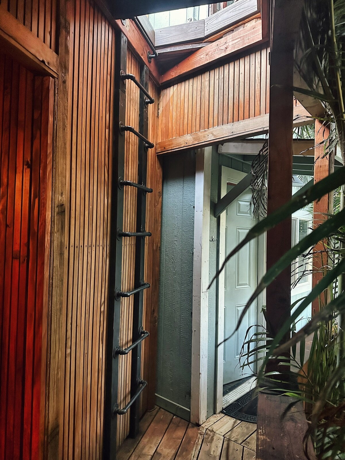 North shore Studio with sauna! - Walk to beach!