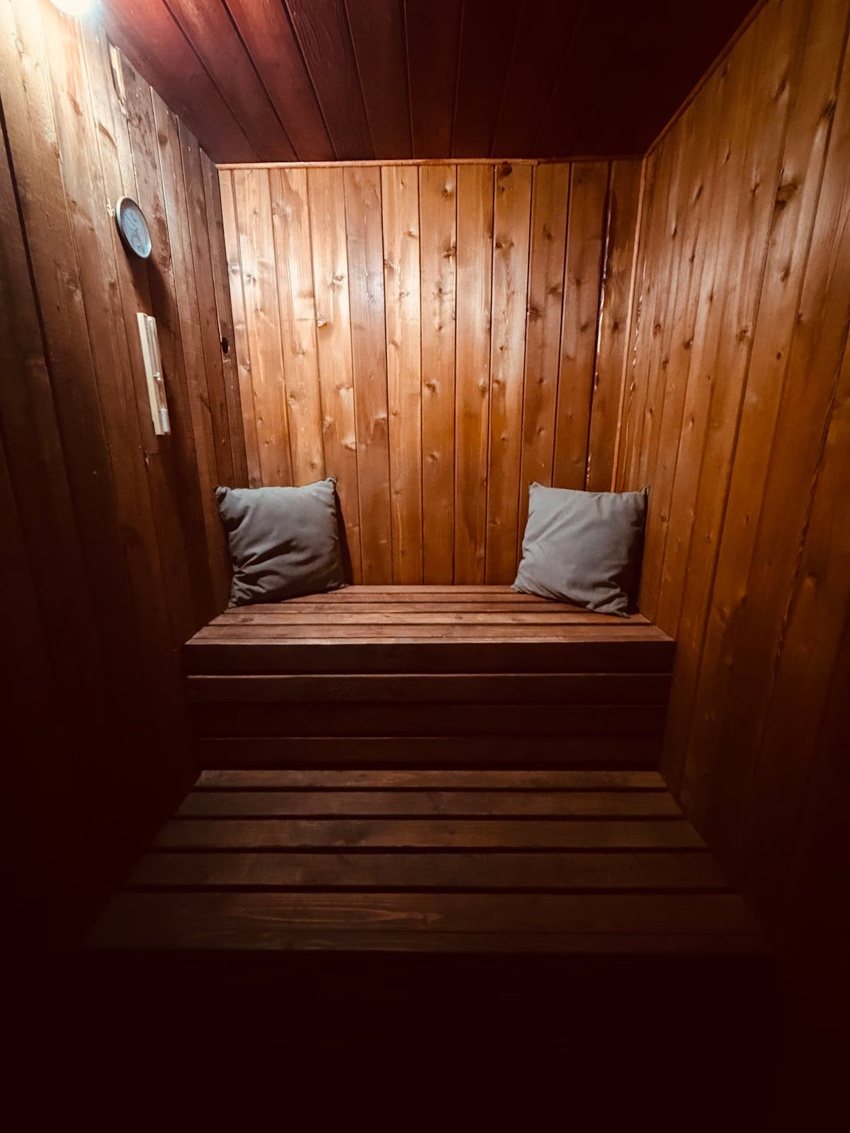 North shore Studio with sauna! - Walk to beach!
