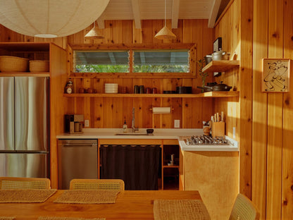 The Cedar House - Private Yard and Entrance!