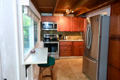 Ohi' a 'ai Cabin - The Mountain Apple Cabin