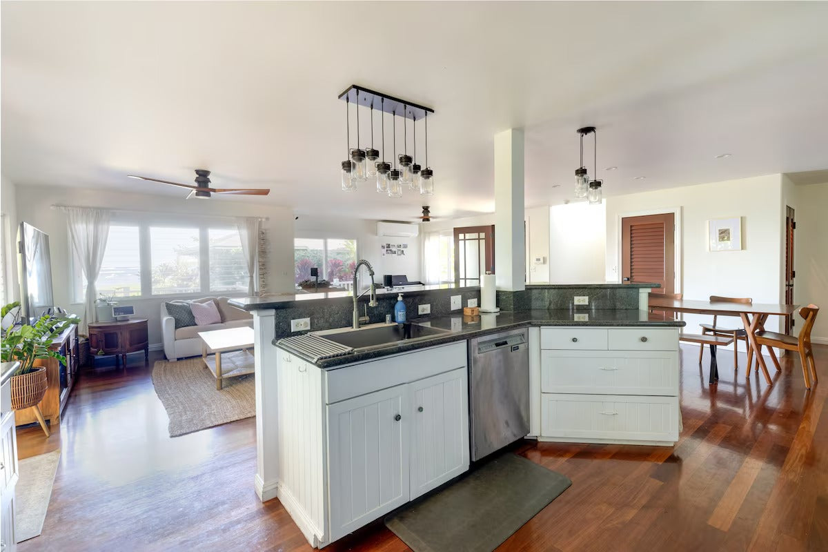 Laʻau Paina Beachfront Estate | House + Cottage