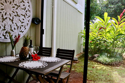 Turtle Bay Bungalow- Parking, AC & Walk to Beach